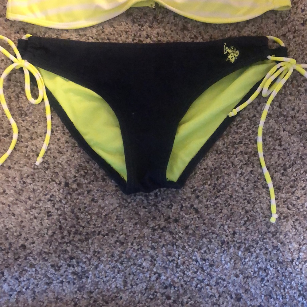 Bikini Set - Picture 3 of 4